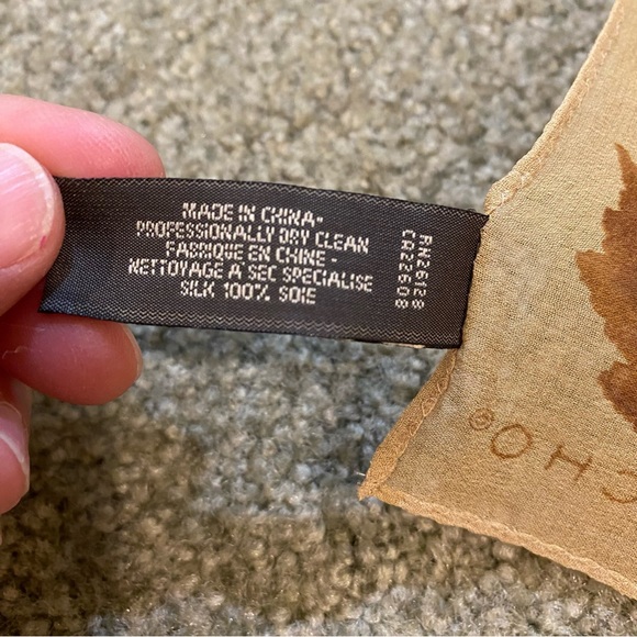 Echo 100% silk scarf fall leaves - Picture 2 of 4